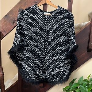 Alfred Dunner OS Black and White Patterned Poncho with faux fur